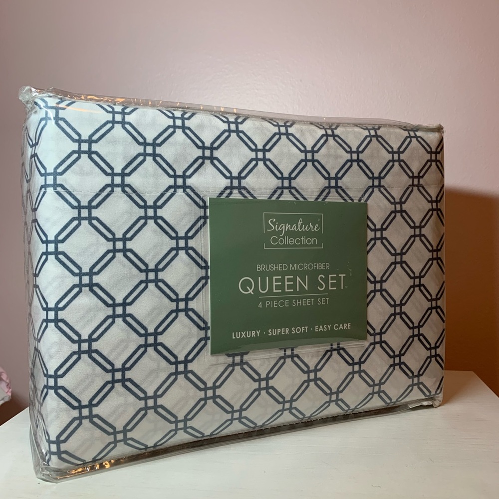 Brushed microfiber Queen Set 4 piece